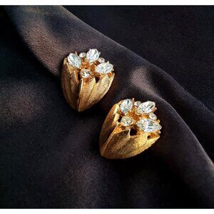Rare Find 1950s Gold Tone Clear Crystals Flowers Bouquet Earrings